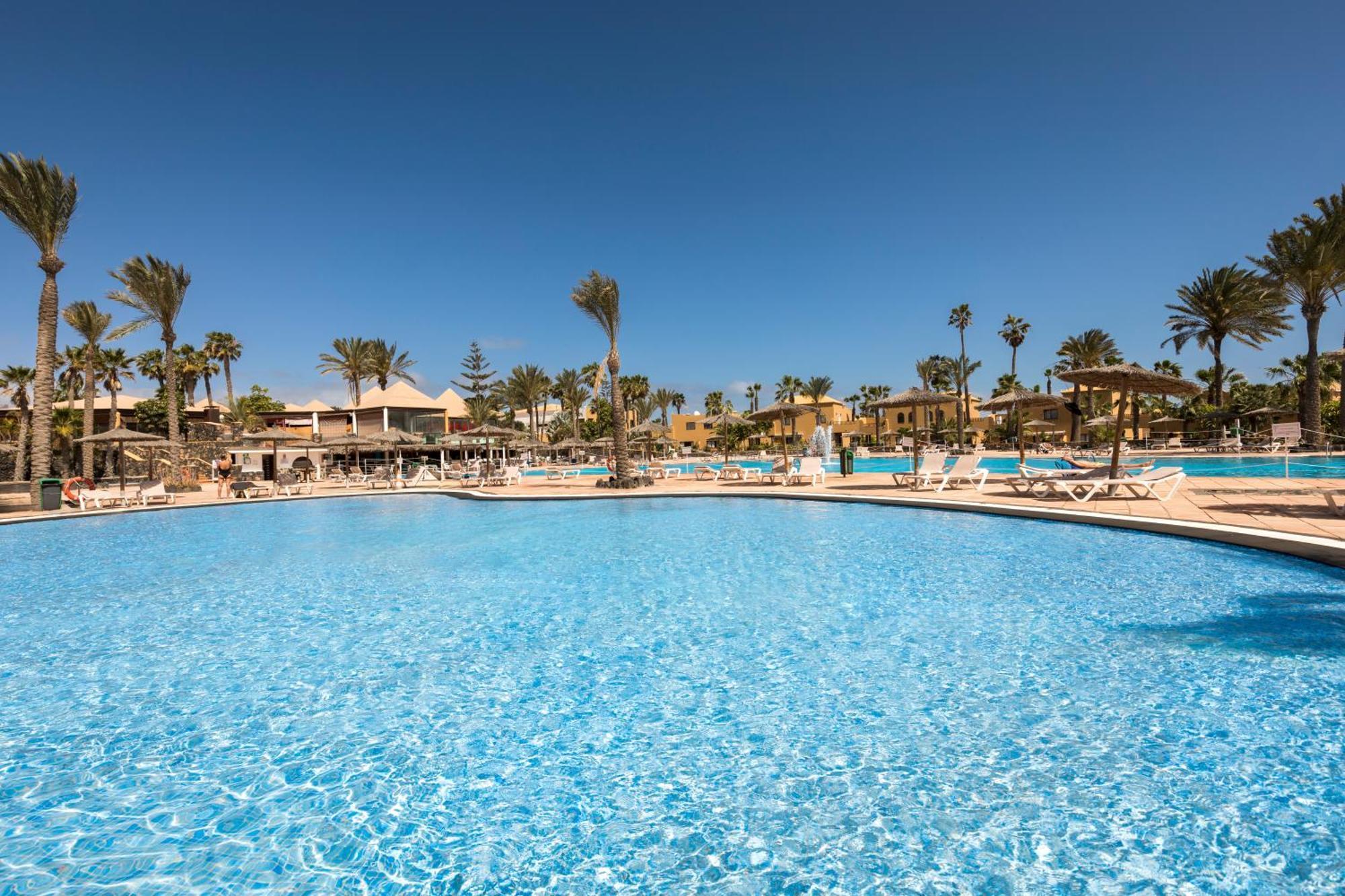 Appartement Home2book Pleasant Pool & Terrace, *